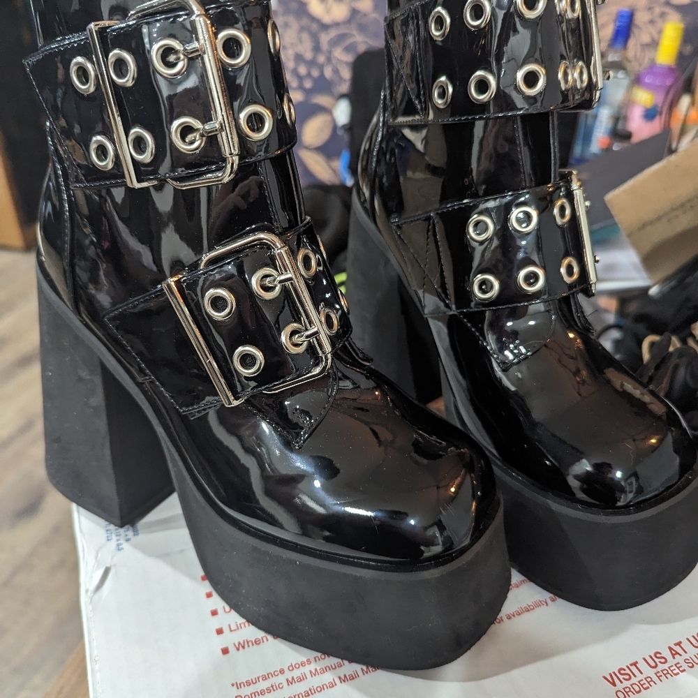 Widow Patent Boots